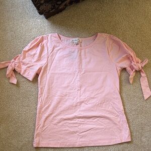 Vine & Love Soft Pink Short Sleeve Top with bow detail on sleeves